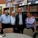 Nella biblioteca del Centro Caboto (da sx: Emilio Caputo, Mario Audino, Pasqualino Bongiovanni, Angela Caputo)